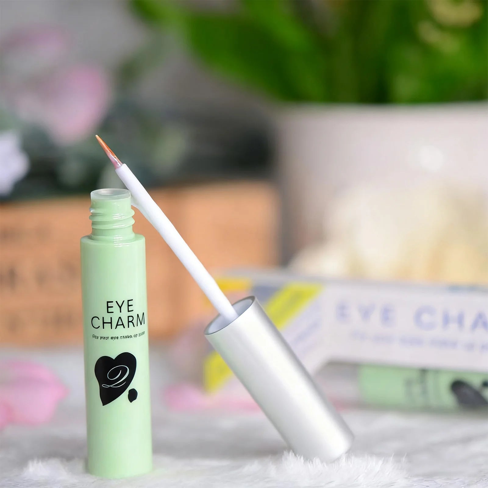 Eye Charm Eyelash Glue