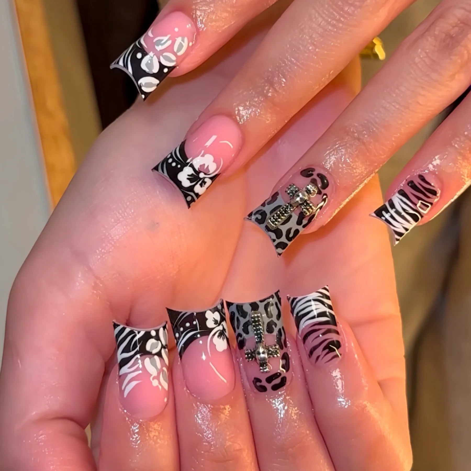 24PCS Duck Press on Nails