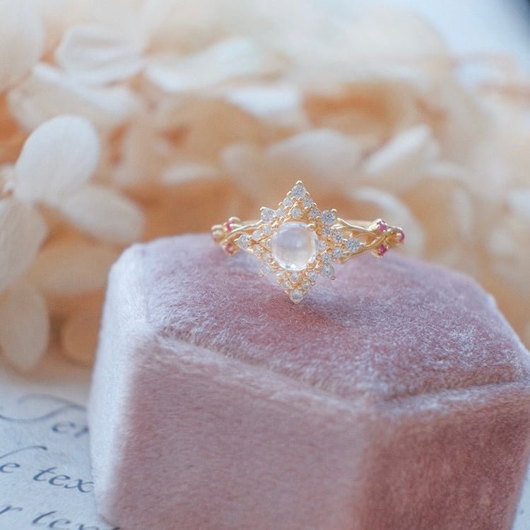 Opaline Fleur Ring